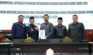 DPRD Terima LKPJ Walikota Banjarmnasin 2024
