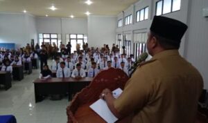 Bupati Barito Kuala Serahkan 83 SK CPNS Formasi 2024
