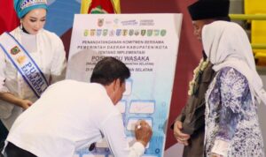 Gubernur Kalsel Bersama Bupati dan Walikota Tandatangani Komitmen Bersama Penyelenggaraan Program Posyandu Wasaka