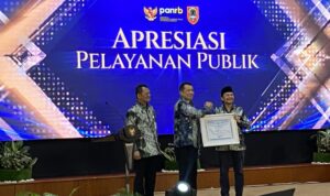 Gubernur Kalsel Raih Penghargaan Pelayanan Publik Predikat Prima