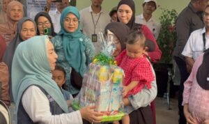 Ketua TP Posyandu Provinsi Kalsel Lanjutkan Kunjungan ke Posyandu Kamboja Desa Banua Halat Kiri Kabupaten Tapin
