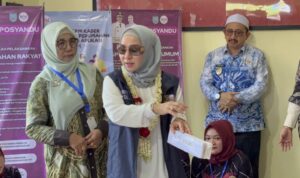 Kunjungi Posyandu Jati 2, Ketua TP Posyandu Dorong Peningkatan Kesejahteraan Masyarakat Lewat 6 SPM