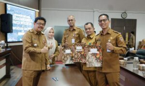 Penandatanganan Pakta Integritas, PK dan Pernyataan Gratifikasi, Plt Kadinkes Kalsel : Komitmen Mencapai Target yang Terukur