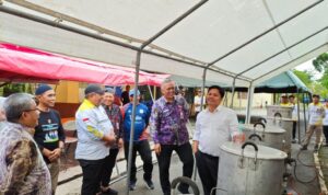Sekda Provinsi Kalsel Kunjungi Posko Singgah Warung Gratis