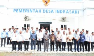 Gubernur H. Muhidin Dampingi Mendes dan PDT Tinjau Musyawarah Pembentukan Koperasi di Desa Indrasari, Kabupaten Banjar