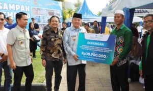 Gubernur H. Muhidin Gaungkan Pentingnya Pilah Sampah dari Rumah yang Bernilai Ekonomis