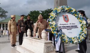 Gubernur H. Muhidin Pimpin Peringatan HUT ke-76 Proklamasi Pemerintahan Gubernur Tentara ALRI Divisi IV Pertahanan Kalimantan