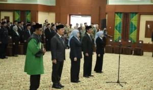Gubernur Kalsel Lantik Dewan Komisaris Baru Bank Kalsel, Tegaskan Penerapan GCG