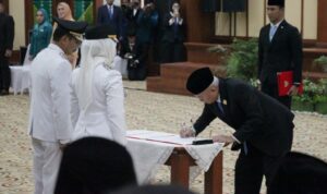 Gubernur Kalsel Lantik Wali Kota dan Wakil Wali Kota Banjarbaru 2025-2030