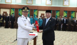 Gubernur Lantik Penjabat Walikota Banjarbaru, Titip Pesan Jaga Kondusivitas Jelang PSU