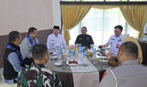 Kunker di Banua, Gubernur H. Muhidin Sambut Kedatangan Wamen PAN RB di VIP Room Bandara Syamsudin Noor