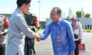 Kunker ke Banua, Wapres Gibran Rakabuming Raka Disambut Pj. Sekdaprov Kalsel M. Syarifuddin