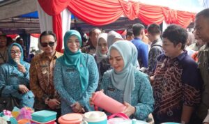 Pasar Murah Ramadan Pemprov dan PKK Kalsel Disambut Antusias Warga Banjarbaru