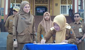 Sri Mawarni Resmi Pimpin Dispersip Kalsel Fokus Tingkatkan Efisiensi dan Pelayanan Masyarakat