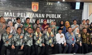 Wagub Hasnuryadi Dampingi Wamen PAN RB Tinjau Mal Pelayanan Publik di Banjarbaru, Puas Melihat Masyarakat Terlayani Langsung