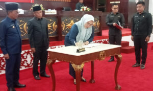 DPRD Gelar Paripurna Penandatanganan Nota Kesepakatan dan Keputusan KUPA-PPAS 2025