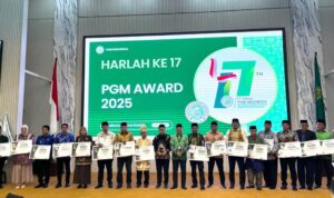 Bupati Tanah Bumbu Terima Penghargaan PGM Award 2025 di Kategori Pemerintahan