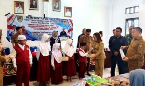 Desa Lemo I Berikan Bantuan Siswa Berprestasi dan Subsidi SPT TA 2025