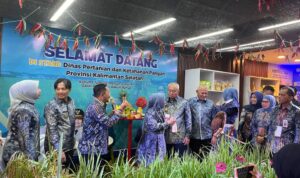 Gubernur Kalsel Apresiasi Stand Dinas Pertanian dan Ketahanan Pangan dalam Edukasi Pertanian di Kalsel Expo 2025
