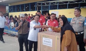 Bupati Murung Raya Bersama Ketua DPRD Hadiri Penutupan Final Voli Putri Laung Tuhup