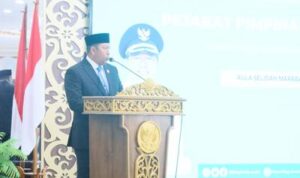 Bupati Batola Lantik 14 Pejabat Eselon II
