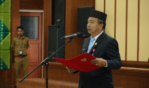 Gubernur Kalsel Lantik Tujuh Komisioner KPID Periode 2025–2028