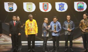 Gubernur Kalsel Muhidin Sabet Penghargaan Pelayanan Publik Nasional