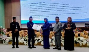 Pj Bupati Terima Pandangan Fraksi DPRD soal APBD 2024