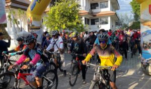Ratusan Ustadz-Ustadzah Meriahkan Gowes Milad ke-48 BKPRMI Kalsel