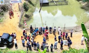 Bupati Heriyus Hadiri Panen Perdana Ikan BUMDes Hopakat Maju Bersama