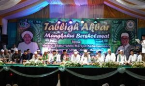 Ribuan Warga Antusias Hadiri Tabligh Akbar “Mangkahui Bersholawat”
