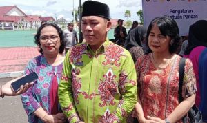 Wabup Rahmanto Pimpin Penyaluran Bantuan Pangan Murah Serentak di Murung Raya