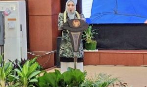 Ketua TP PKK Kalsel Serahkan Bantuan Peralatan Sekolah bagi Siswa Kurang Mampu