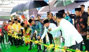 Pasar Rakyat dan MTQH Expo 2025 Resmi Dibuka, Gubernur Dorong UMKM Naik Kelas