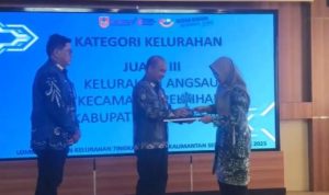 Pemprov Kalsel Anugerahkan Juara Lomba Desa dan Kelurahan 2025
