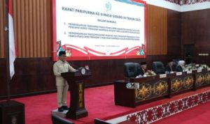Bupati Heriyus Sampaikan Jawaban Fraksi-Fraksi DPRD pada Rapat Paripurna ke-8