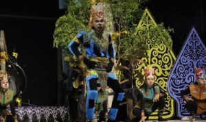 Spektakuler, Kolaborasi Wayang Gung dan Banjar Pukau Penonton di Taman Budaya