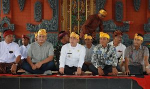 Wabup Resmikan Candi Bentar Kahyangan