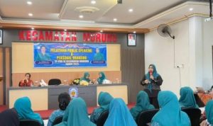 Dina Maulidah Isi Pelatihan Public Speaking bagi Kader PKK se-Kecamatan Murung