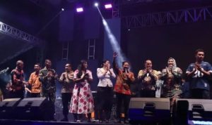 Ribuan Warga Padati Stadion WYM, Pemkab Murung Raya Rayakan Pergantian Tahun 2026 Bersama Armada