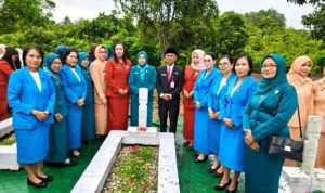 Hari Ibu ke-97, Organisasi Perempuan Barut Ziarah ke TMP