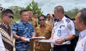 Bupati Murung Raya dan Danlanud Iskandar Tinjau Pembangunan Lanjutan Bandara