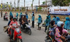 Jumat Berkah TP PKK Barut Bagikan 200 Paket Sayur dan Telur