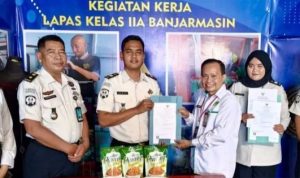 Lapas Banjarmasin Terima Sertifikat Halal untuk Produk UMKM Warga Binaan