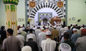 Bupati Sholat Idul Fitri di Tatah Mesjid