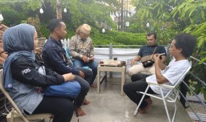 Ketika Senja Menjadi Saksi, Ilmu Mengalir dari Sandi Firly 
