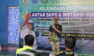 Sekda Batola Buka Turnamen Bulutangkis SKPD