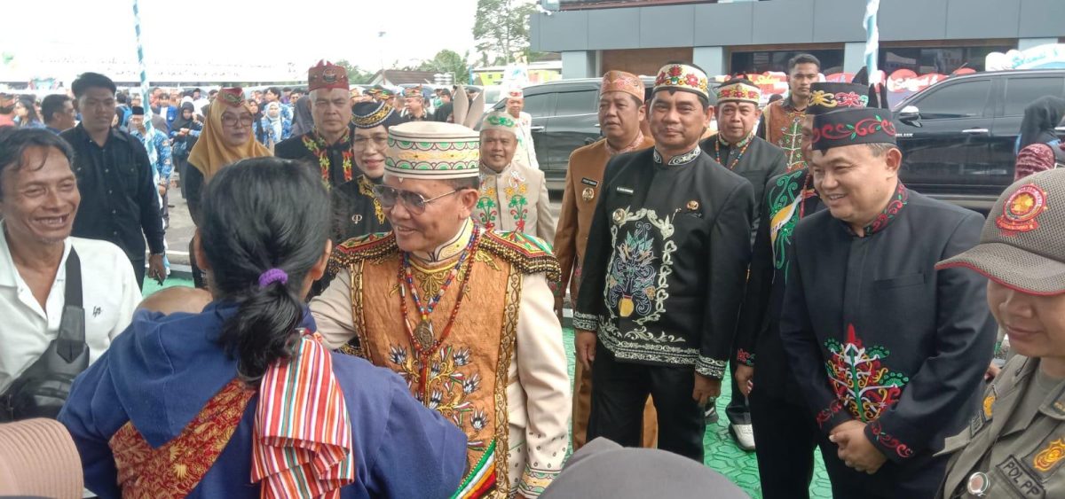 Bantu Masyarakat Gubernur Kalteng Buka Gerakan Pangan Murah di Barut