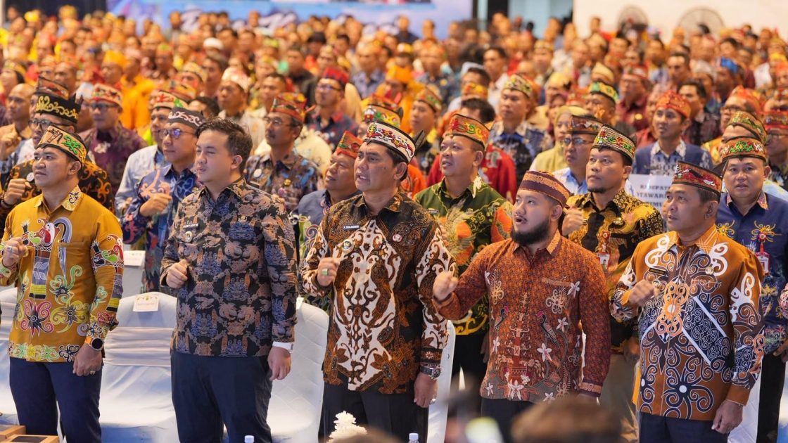Dukung Kartu Huma Betang Bupati Barut Ikuti Rakor Desa Kalteng