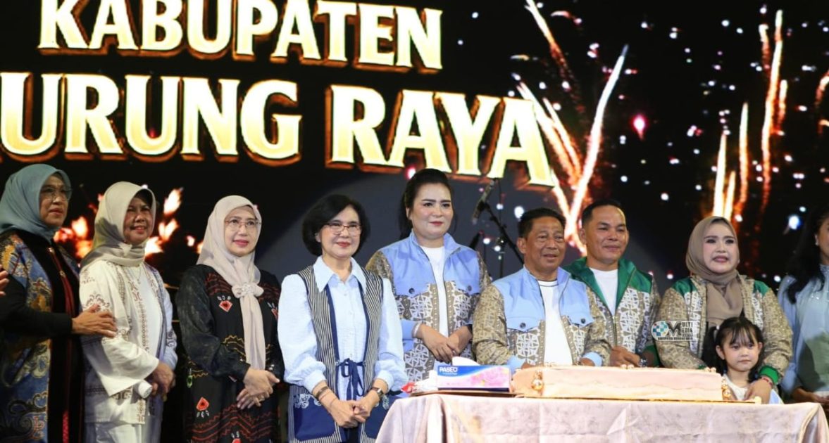 Malam Puncak HUT ke-24 Tahun Kabupaten Murung Raya Meriah, Ribuan Warga Padati Stadion Willy M. Yoseph
